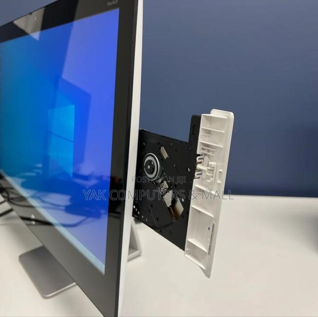 Desktop Computer HP Pavilion 24 8GB Intel Core I5 SSD 256GB