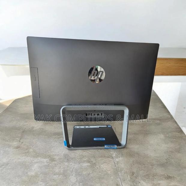 Desktop Computer HP Pavilion 24 8GB Intel HDD 1T