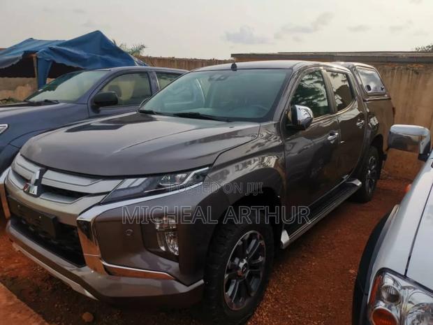 Mitsubishi L200 2020 photo 2