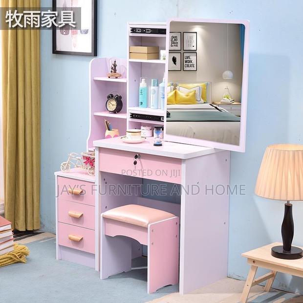 Dressing Table photo 3