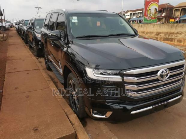 Toyota Land Cruiser 2014 Black photo 2