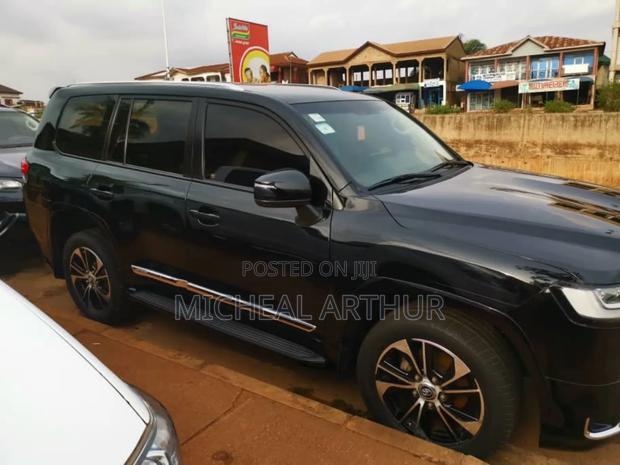 Toyota Land Cruiser 2014 Black photo 3