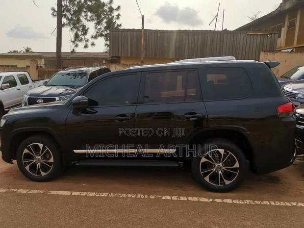 Toyota Land Cruiser 2014 Black photo 4