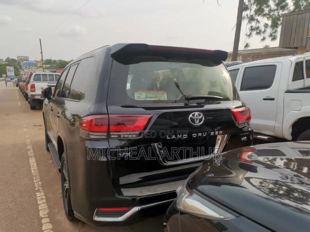 Toyota Land Cruiser 2014 Black photo 5