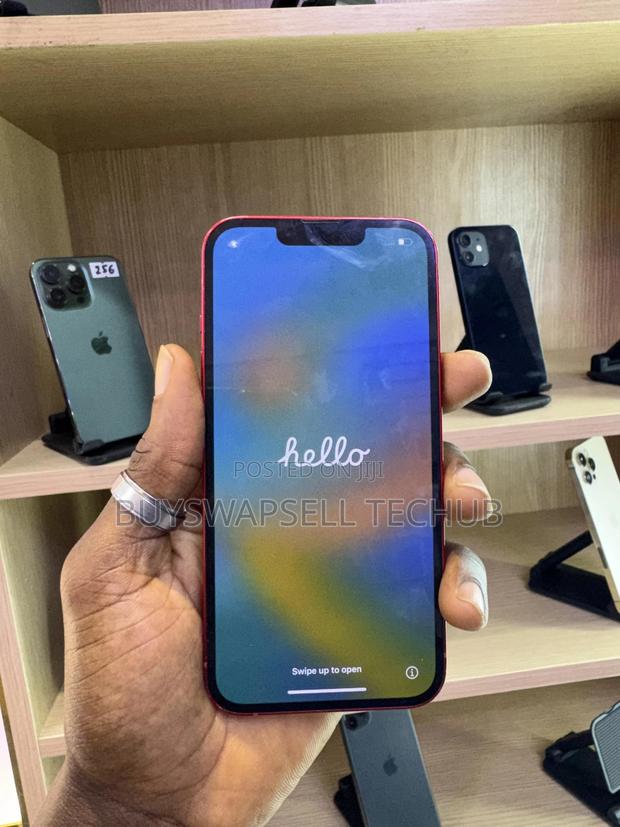Apple iPhone 13 128 GB Red photo 2