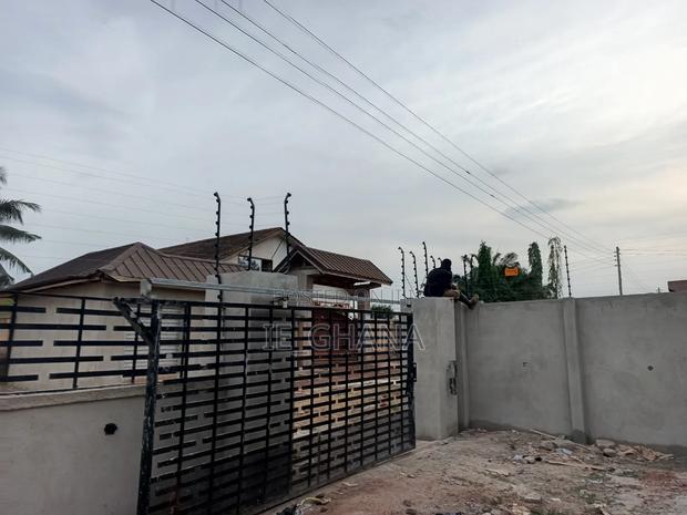 Security Fence Installation photo 9