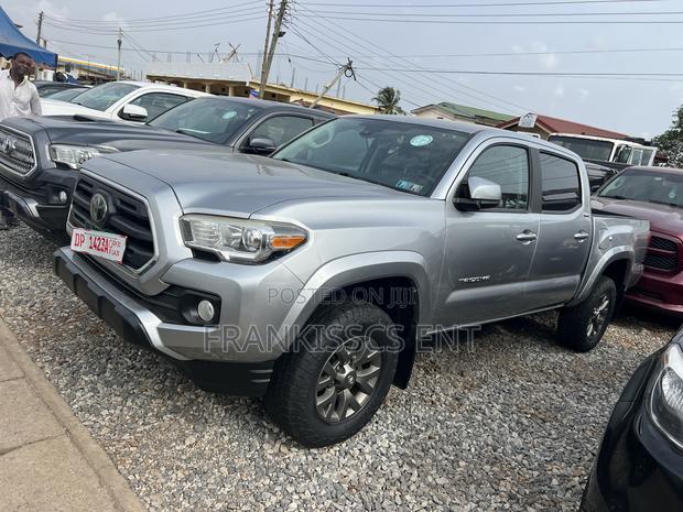 Toyota Tacoma SR 2018 Gray photo 7
