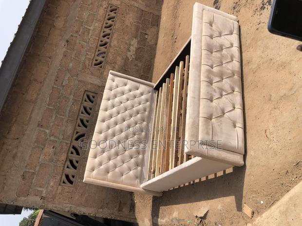 Queen Size Bed Frame · Photo 3