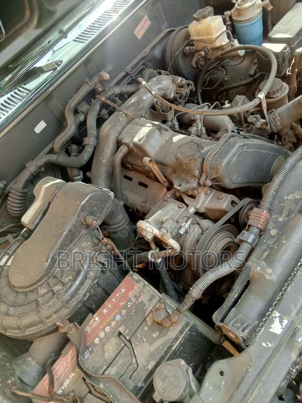Toyota Land Cruiser 90 2001 Green photo 2