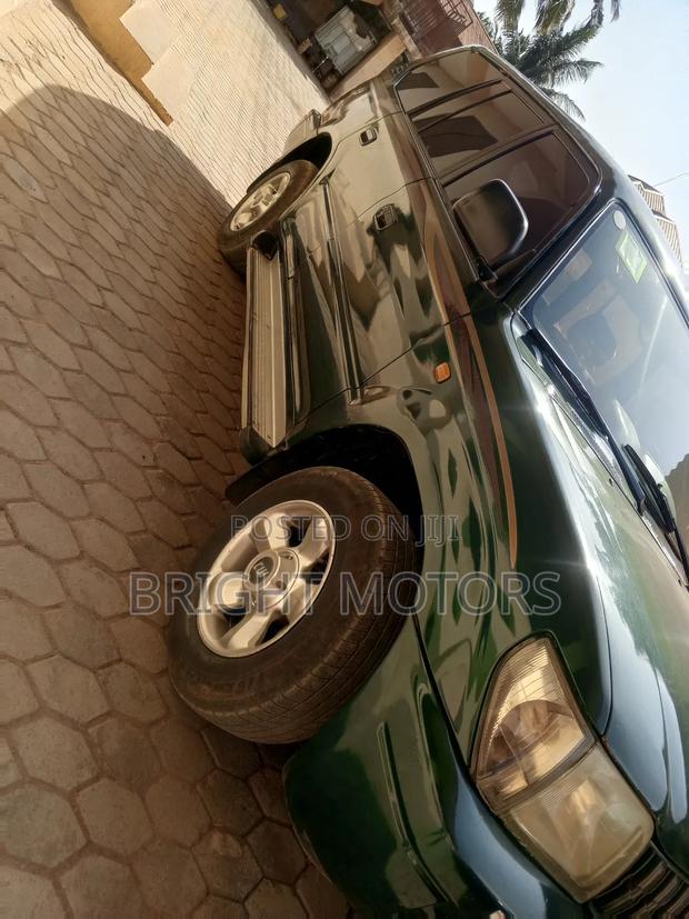 Toyota Land Cruiser 90 2001 Green photo 8