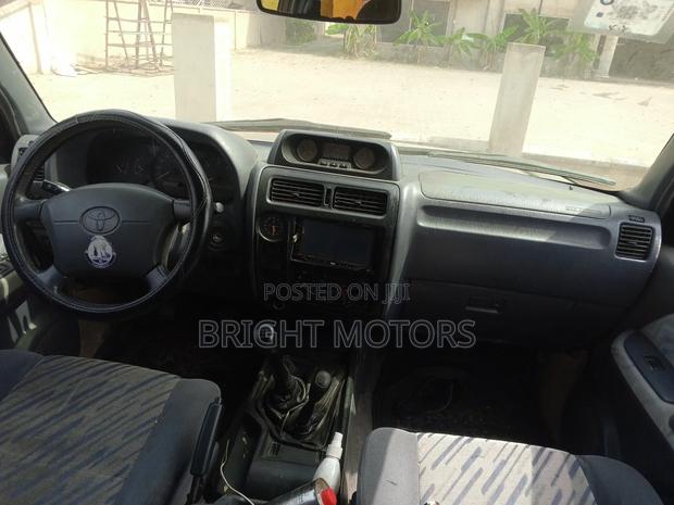 Toyota Land Cruiser 90 2001 Green photo 11
