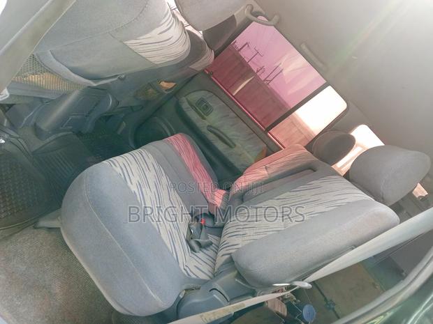 Toyota Land Cruiser 90 2001 Green photo 7
