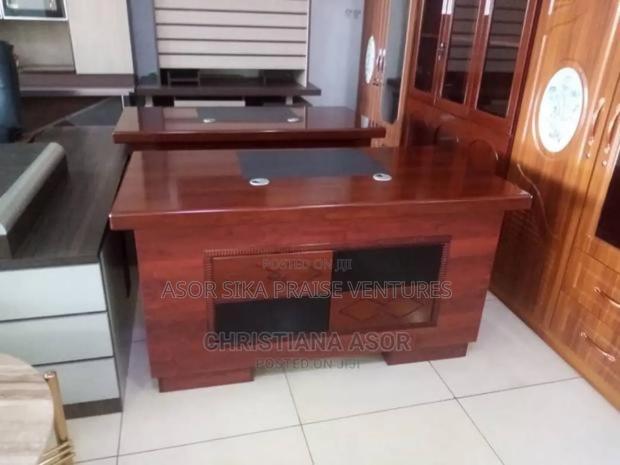 Office Table · Photo 2