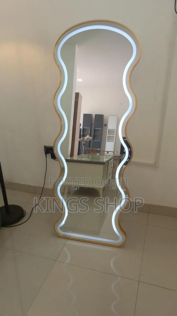 Led Mirror Wall Mirror · Photo 2
