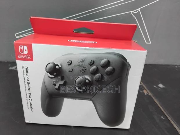 Nintendo Switch Pro Controller · Photo 4