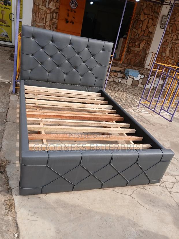 Ddouble Bed Frame · Photo 2
