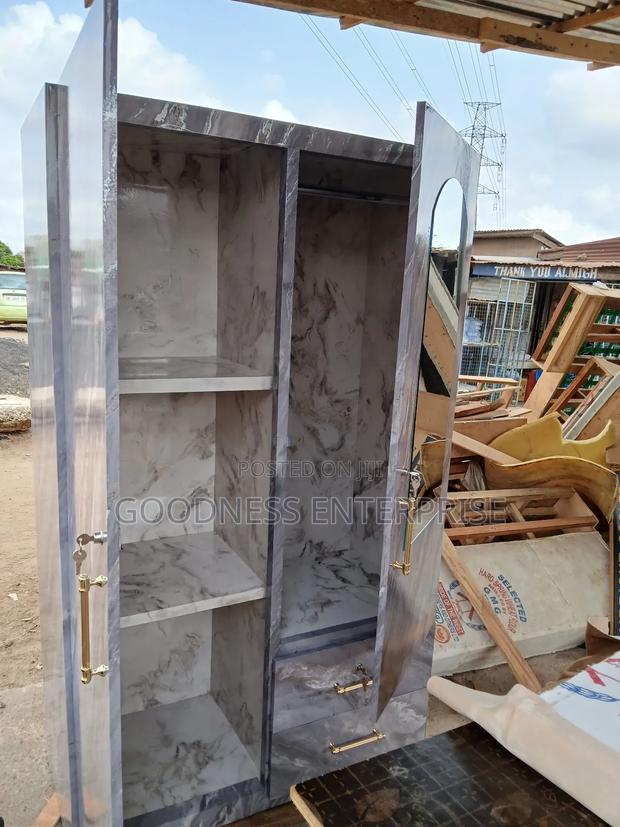 Two in One Wardrobe · Photo 3