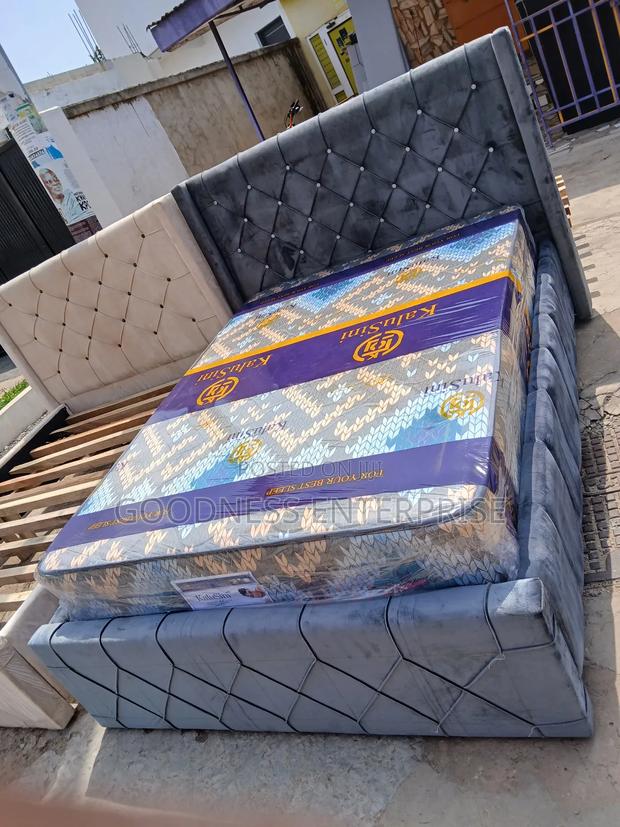 Bed With Mattress · Photo 4