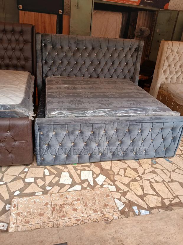 Queen Size With Mattress · Photo 2