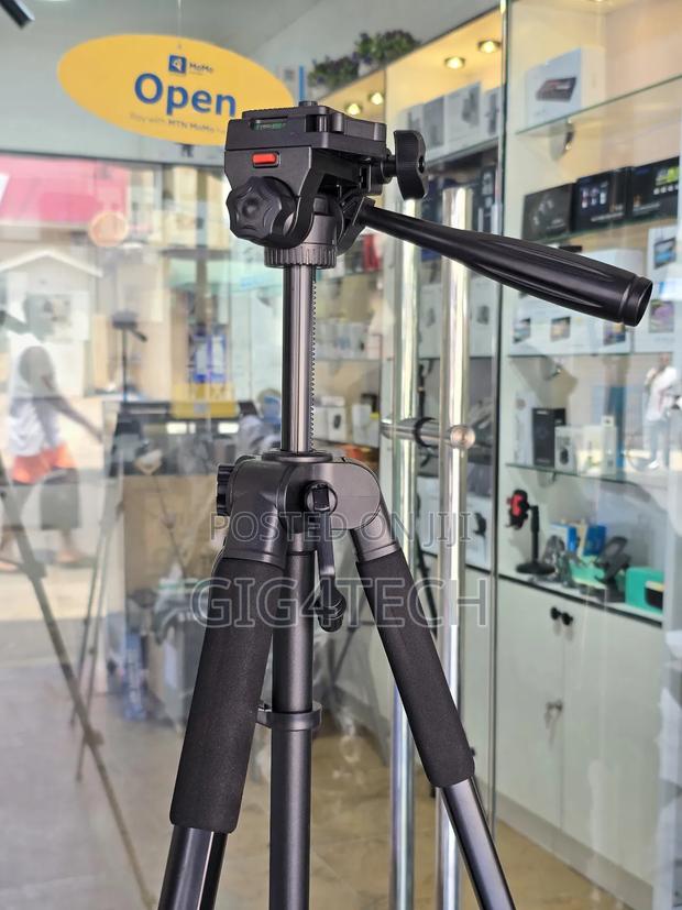 Phone and Camera Tripod 180t 182cm · Photo 4
