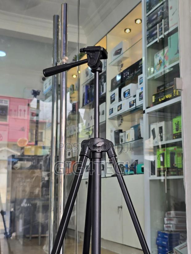 Phone and Camera Tripod 13t 125cm · Photo 4