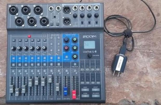 Zoom Livetrak L-8 Podcast Studio Mixer photo 3