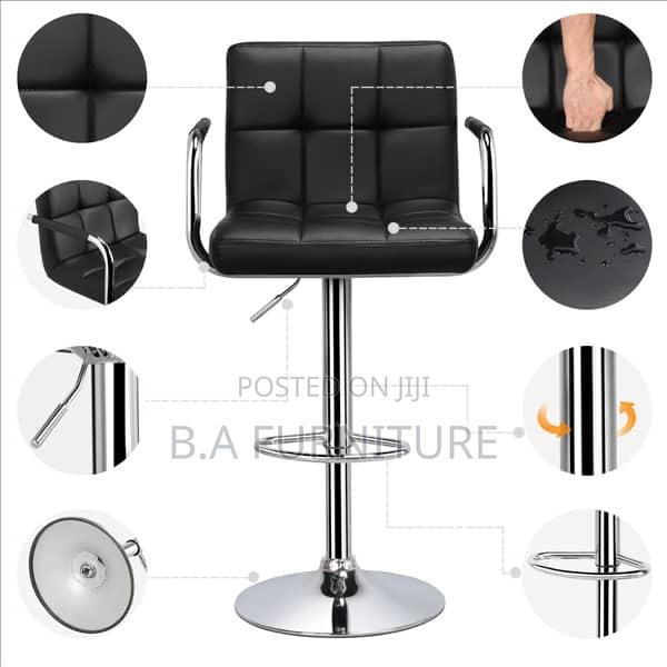 Adjustable Bar Chair · Photo 4