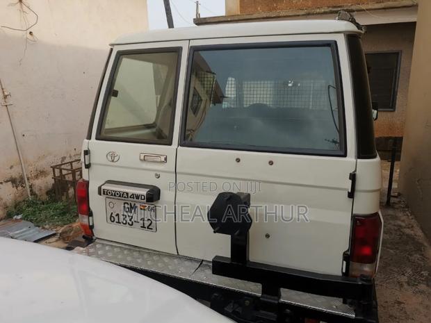 Toyota Land Cruiser 2012 White photo 3