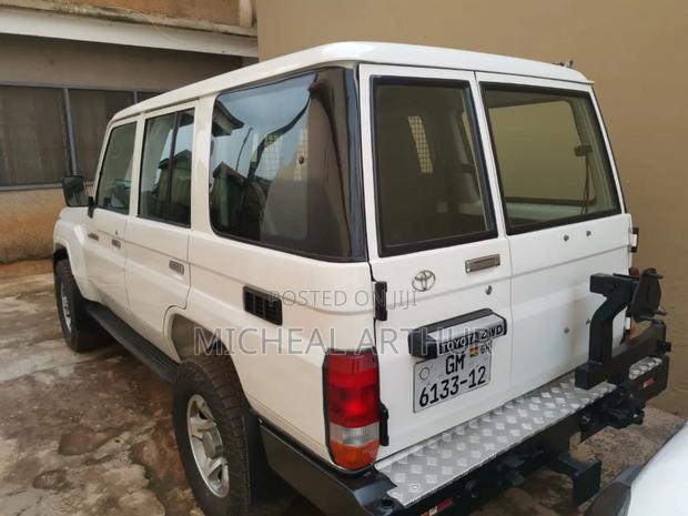 Toyota Land Cruiser 2012 White photo 4