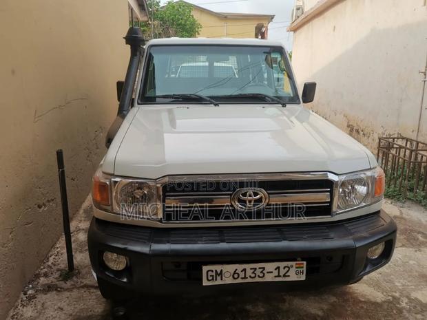 Toyota Land Cruiser 2012 White photo 5