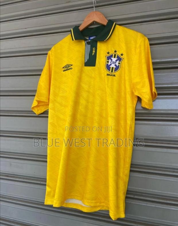 Brazil Retro Jersey · Photo 4