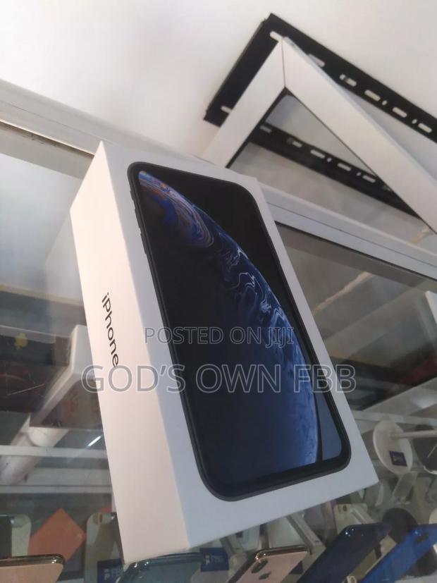 New Apple iPhone XR 256 GB Black photo 2