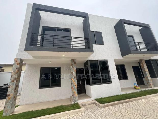 3bdrm Townhouse / Terrace in Ab Richie Properties, West Legon for rent · Photo 2