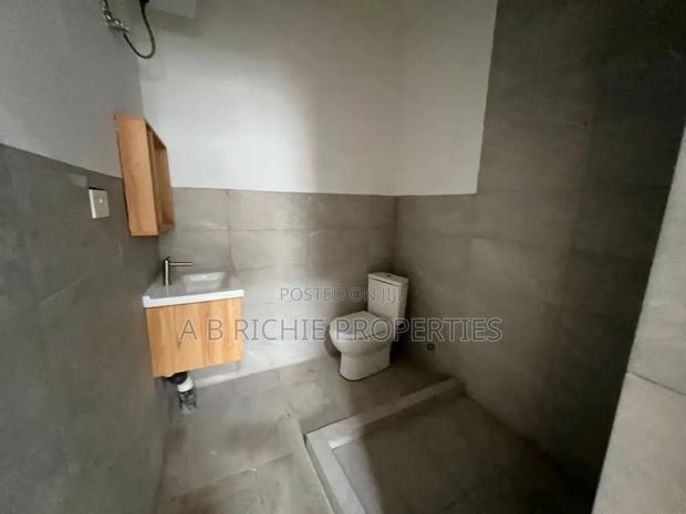 3bdrm Townhouse / Terrace in Ab Richie Properties, West Legon for rent · Photo 3