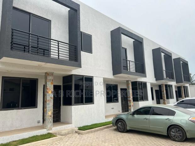 3bdrm Townhouse / Terrace in Ab Richie Properties, West Legon for rent · Photo 1