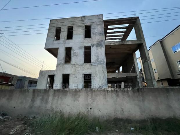 6bdrm Mansion in Ab Richie Properties, West Legon for sale · Photo 4
