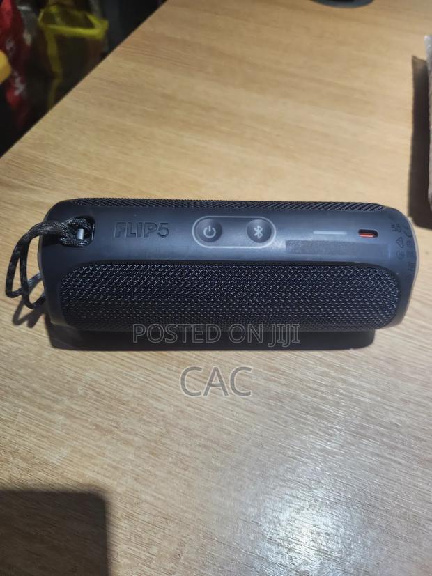 JBL Flip 5 Rechargeable Bluetooth Speaker photo 3