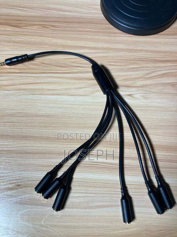 Microphone/Headphones Splitter · Photo 3