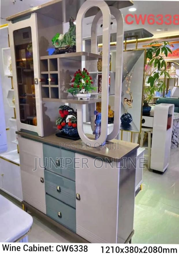 Wine Cabinet/ Corner Bar Soter Jerel · Photo 2