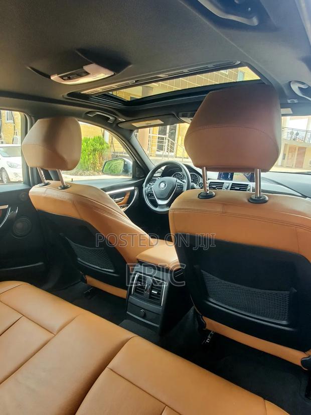BMW 330i 2018 White · Photo 4