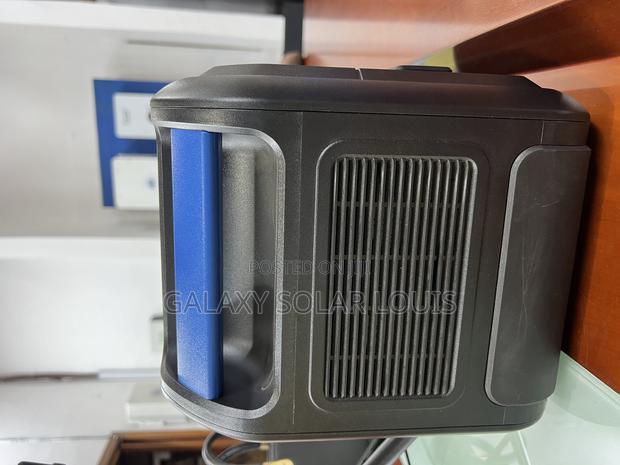 600w All in One Solar Generator photo 2