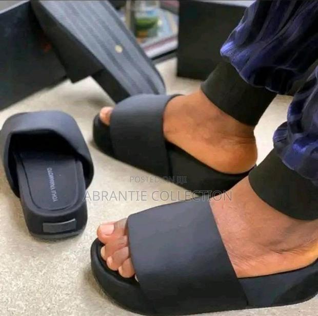 Original Unisex Y-3 Slides · Photo 4