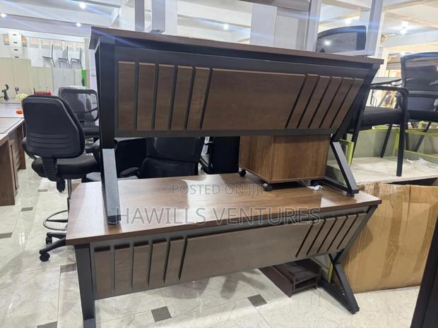 Staff Office Desk. · Photo 2