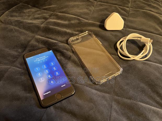 Apple iPhone SE (2020) 64 GB Black photo 4