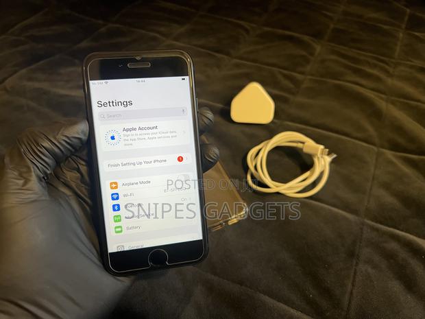 Apple iPhone SE (2020) 64 GB Black photo 7