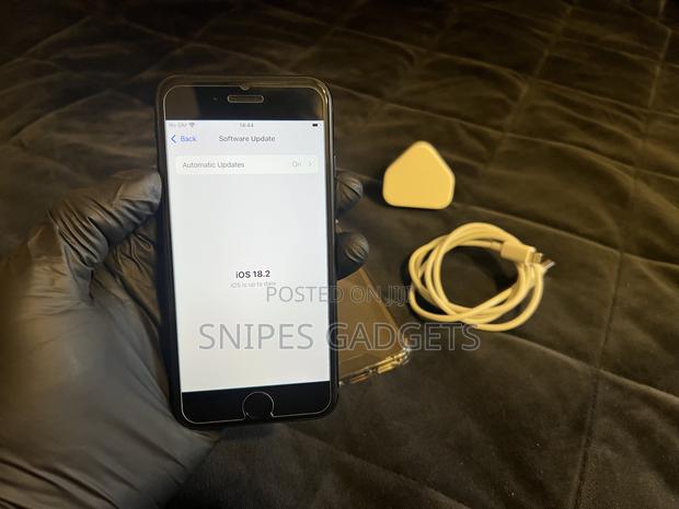Apple iPhone SE (2020) 64 GB Black photo 9