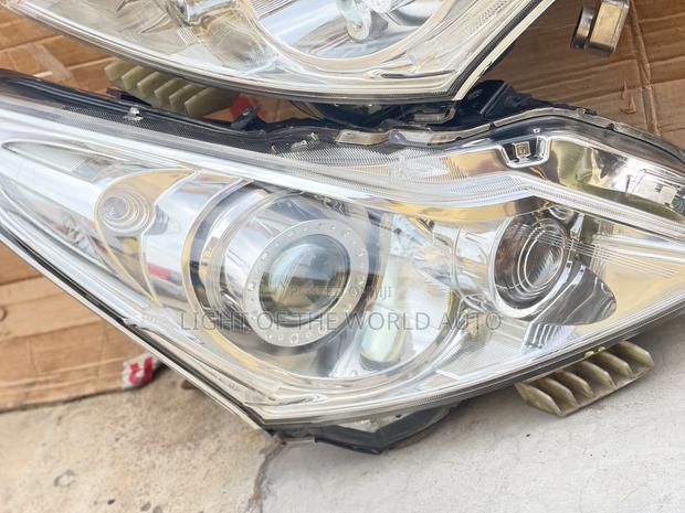 Nissan Infinite G25/G35 Headlights 2012 Charger Type