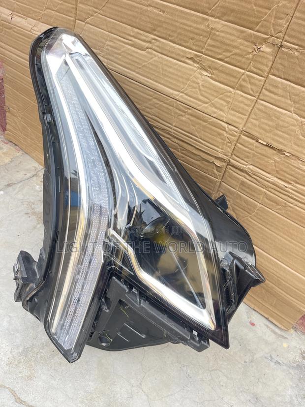 Cadillac Xt5 2025 Headlight Right Side Available