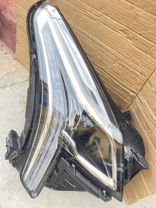 Cadillac Xt5 2025 Headlight Right Side Available
