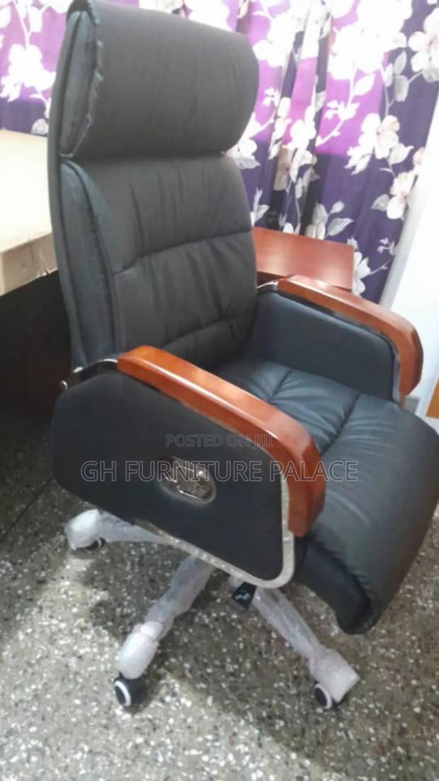 Manager Chair · Photo 2